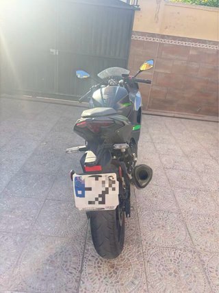 Kawasaki Ninja 500 SE Negra y Verde
