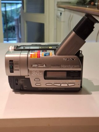 Videocámara Sony Handycam CCD-TR913E