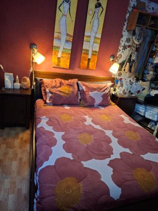 Habitación completa de madera oscura URGE