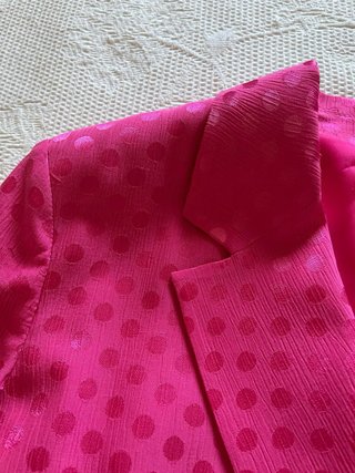 Traje MANGO rosa fucsia lunares