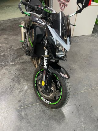 Kawasaki Z800 E Negra y Verde ITV AGOSTO 2026