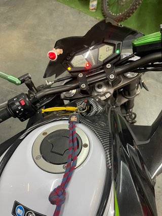 Kawasaki Z800 E Negra y Verde ITV AGOSTO 2026