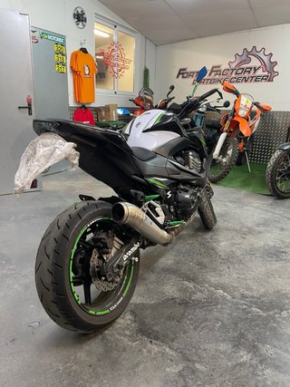 Kawasaki Z800 E Negra y Verde ITV AGOSTO 2026