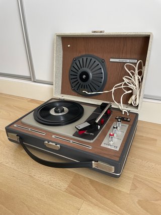 Giradischi portatile vintage Conver 1000