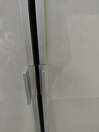 Mueble 2 puertas 6 baldas cristal y metal