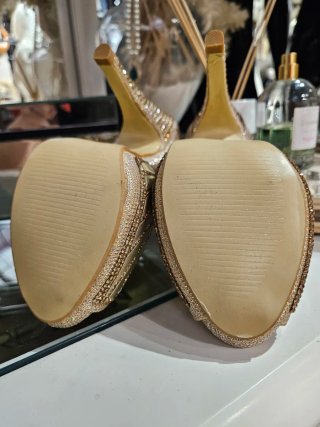 Zapatos de tacón Jimmy Choo pedrería