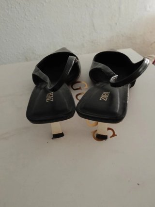 Zapatos tacón Zara negros