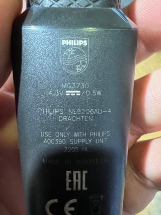 Aparador Multigroom Philips MG3730 + Carregador