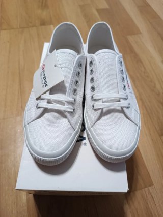 Zapatillas Superga Unisex T44 Blancas