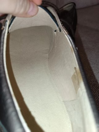 Zapatos de piel cómodos dorados y plateados