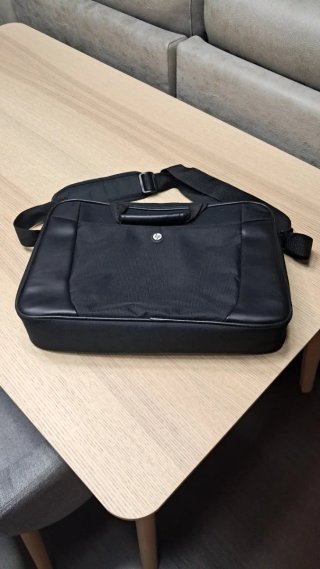 Portátil HP + regalo bolsa HP
