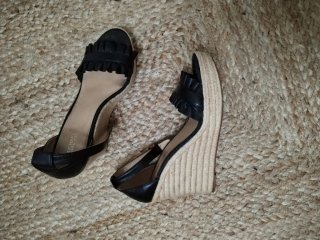 Cuñas Michael Kors Negras y Beige
