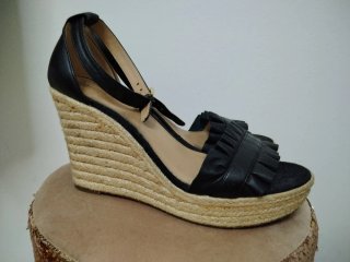 Cuñas Michael Kors Negras y Beige