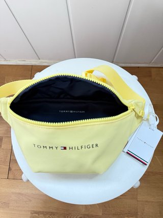 Riñonera Tommy Hilfiger Amarilla