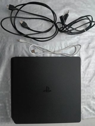 PS4 Slim 1TB + 2 Mandos + juegos físicos y digital