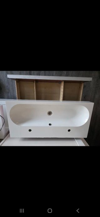 Mueble de baño burdeos con lavabo ,regalo espejo .