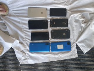 Lote 8 móviles Apple y otros