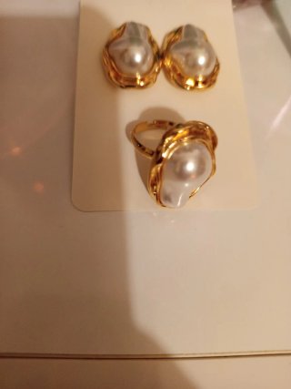 Conjunto bisutería dorado y perla