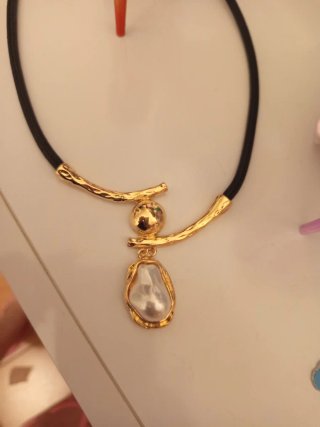 Conjunto bisutería dorado y perla