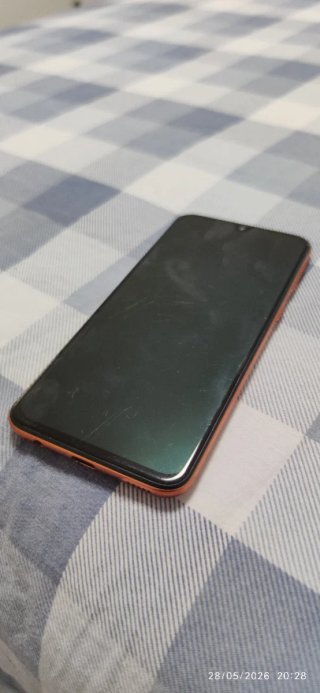 Samsung Galaxy A40 con cargador