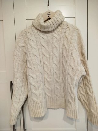 Jersey cuello alto Stradivarius blanco