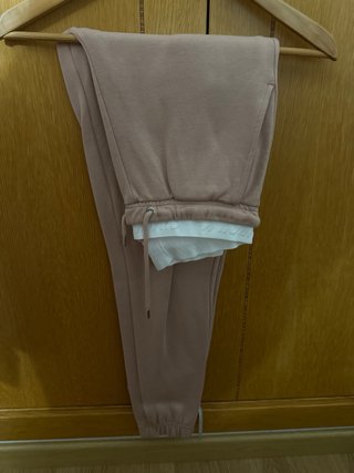 Conjunto SikSilk rosa cropped hoodie y pantalón