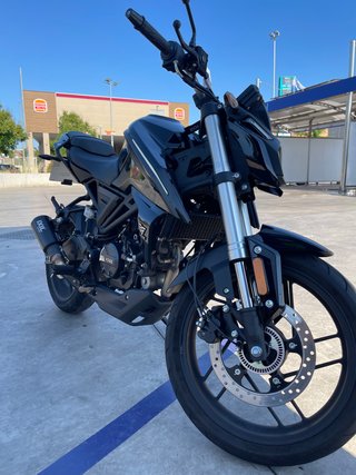 Voge 125r Negra