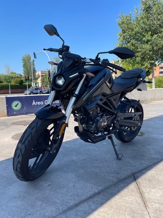Voge 125r Negra