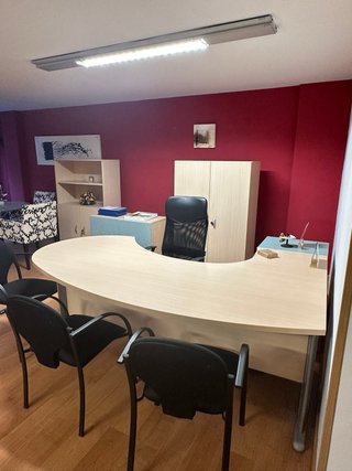 Mesa oficina grande + sillas y mampara