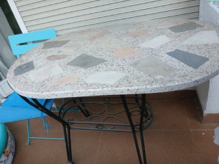 Tavolo da giardino o balcone in regalo