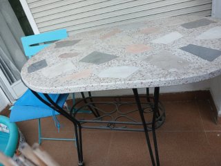 Tavolo da giardino o balcone in regalo