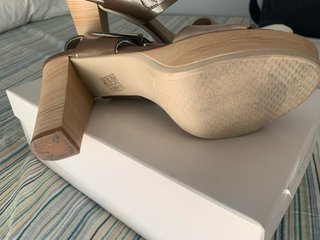 Sandalias MALÚ tacón beige y marrón