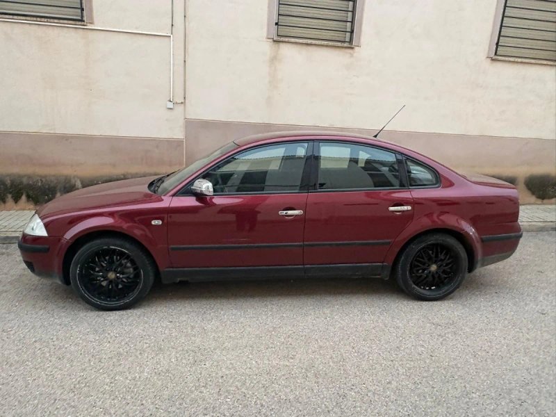 Volkswagen Passat 2004 - foto 1