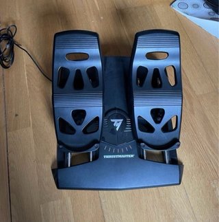 Thrustmaster T16000M Joystick y Pedales