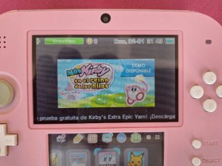 Nintendo 2DS Edición Especial Tomodachi Life Pink