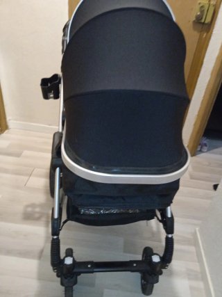 Carrito de bebé negro