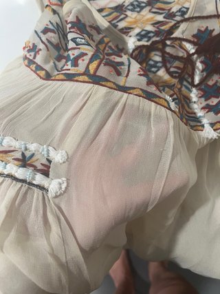 Blusa Celestt bordada semitransparente talla única