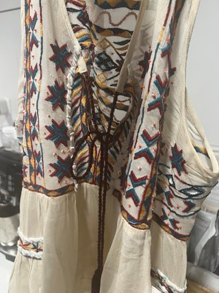 Blusa Celestt bordada semitransparente talla única