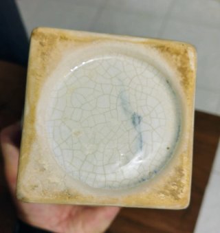 Vasetto in ceramica dipinto a mano