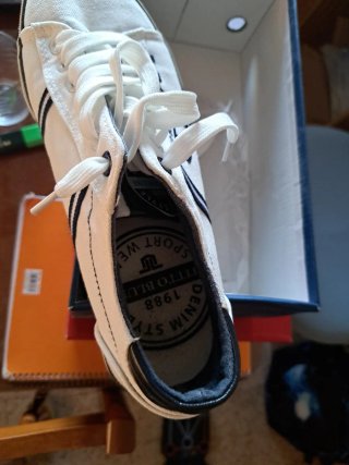 Zapatillas Tito Bluni Blancas y Negras