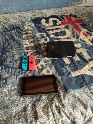 Nintendo Switch con accesorios+ Mario Kart 8 Delu