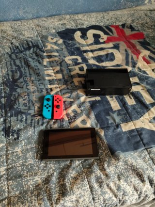 Nintendo Switch con accesorios+ Mario Kart 8 Delu