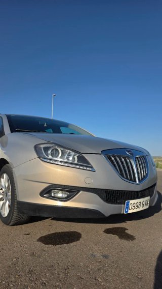 Lancia Delta 2011