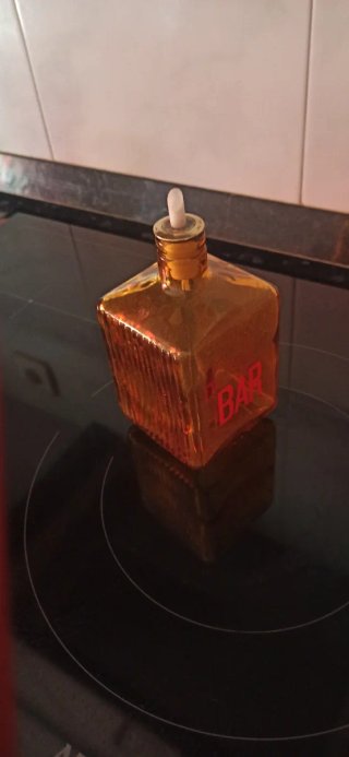 FAROL MUSICAL Y BOTELLA PARA LICOR