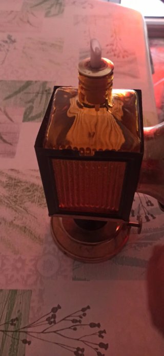 FAROL MUSICAL Y BOTELLA PARA LICOR