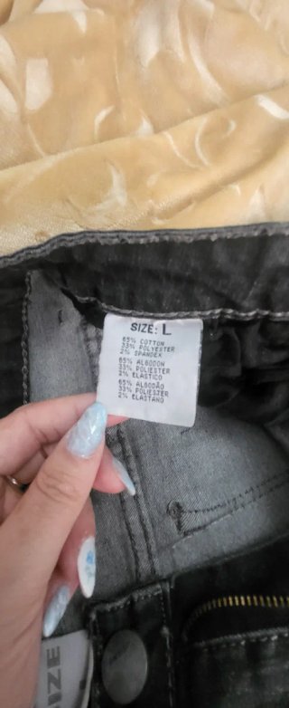 Pantalón vaquero elástico con pedrería