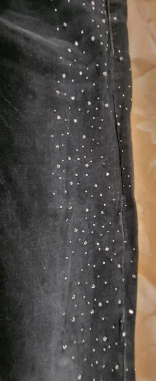 Pantalón vaquero elástico con pedrería
