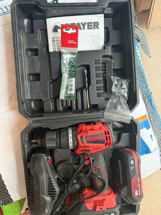 Taladro STAYER 18V con batería y cargador