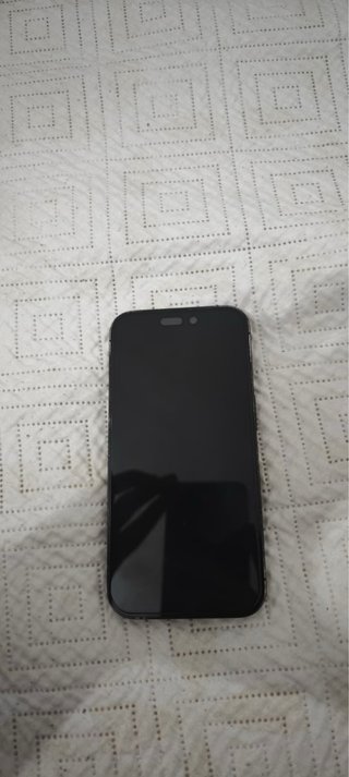 iPhone 14 Pro Negro + 4 Fundas, negociable