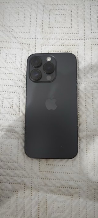 iPhone 14 Pro Negro + 4 Fundas, negociable